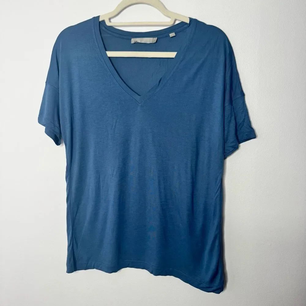 Vince blue v neck tee size XS